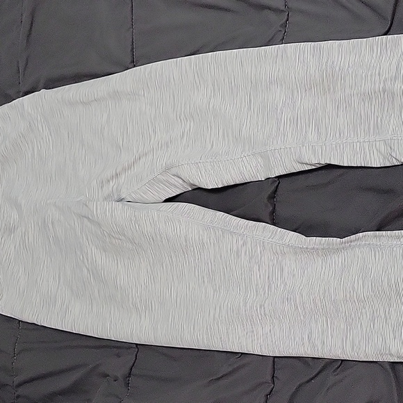 Size 10 Lululemon Wunder Under High-Rise Tight 28" *Full-On Luxtreme - Picture 5 of 9